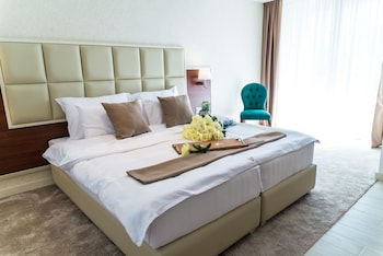 hotel kadmo by aycon