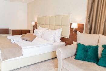 hotel kadmo by aycon