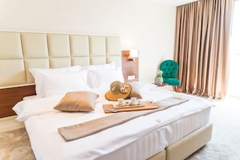 hotel kadmo by aycon