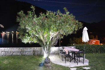 Maxhit Apartments,Near Sveti Dorde Island,3 star