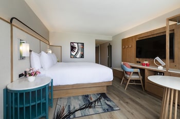crowne plaza resort guam by ihg
