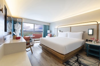 crowne plaza resort guam by ihg