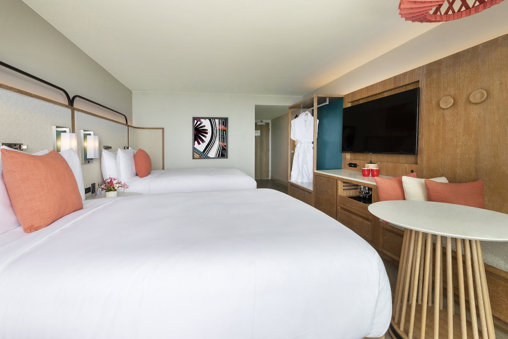 crowne plaza resort guam by ihg