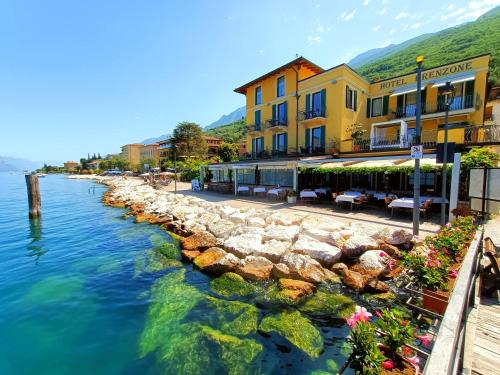 lake front hotel brenzone