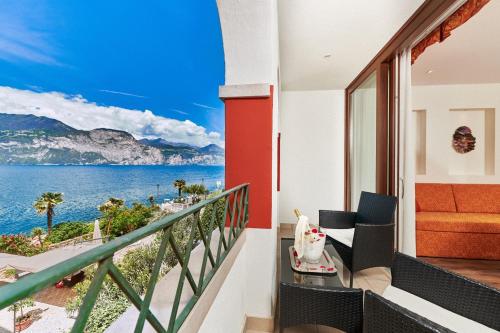 lake front hotel brenzone