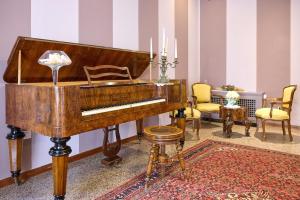 lake front hotel brenzone