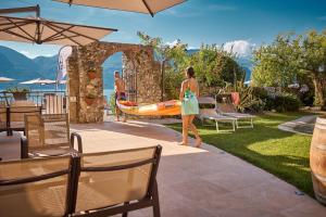 lake front hotel brenzone