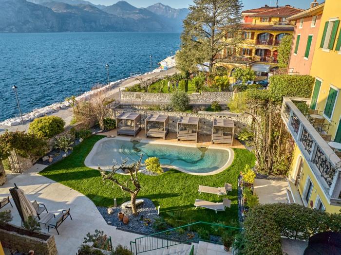 lake front hotel brenzone