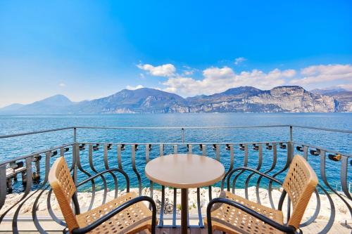 lake front hotel brenzone