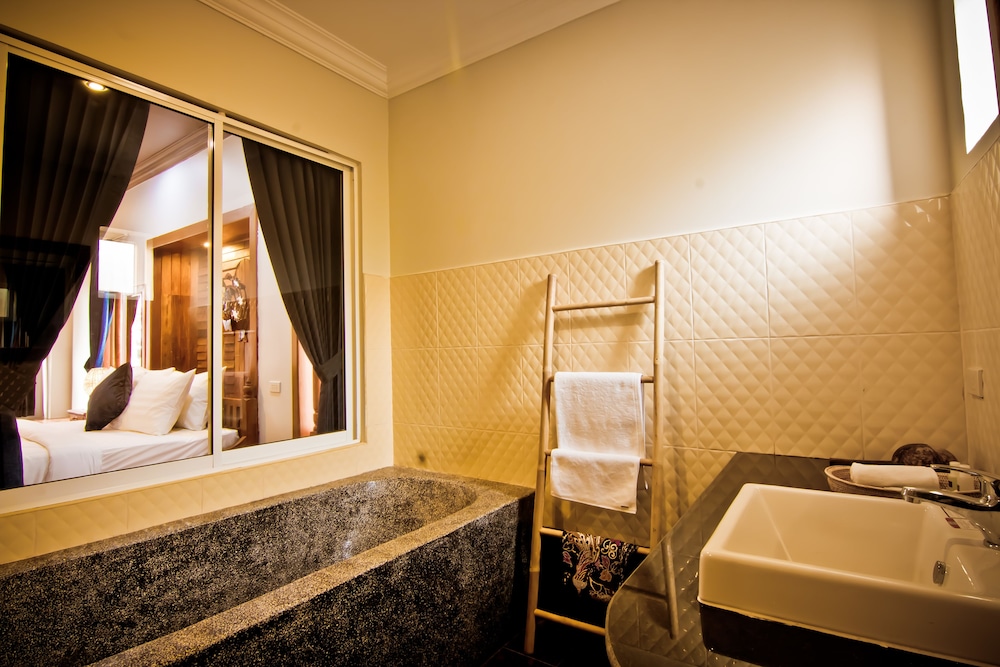 ravorn villa boutique