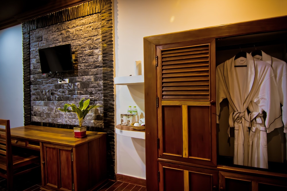 ravorn villa boutique