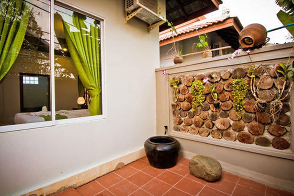 ravorn villa boutique