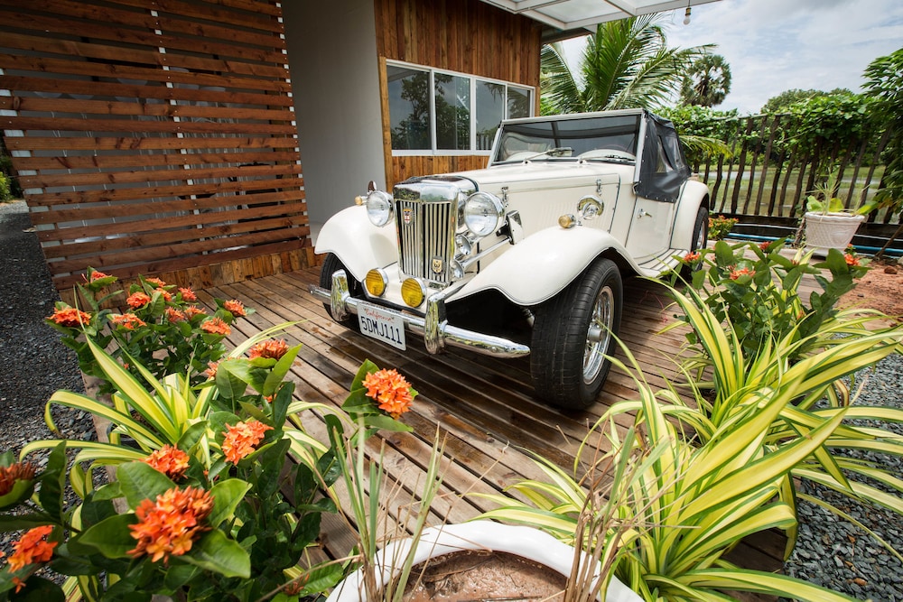 kampot river residence