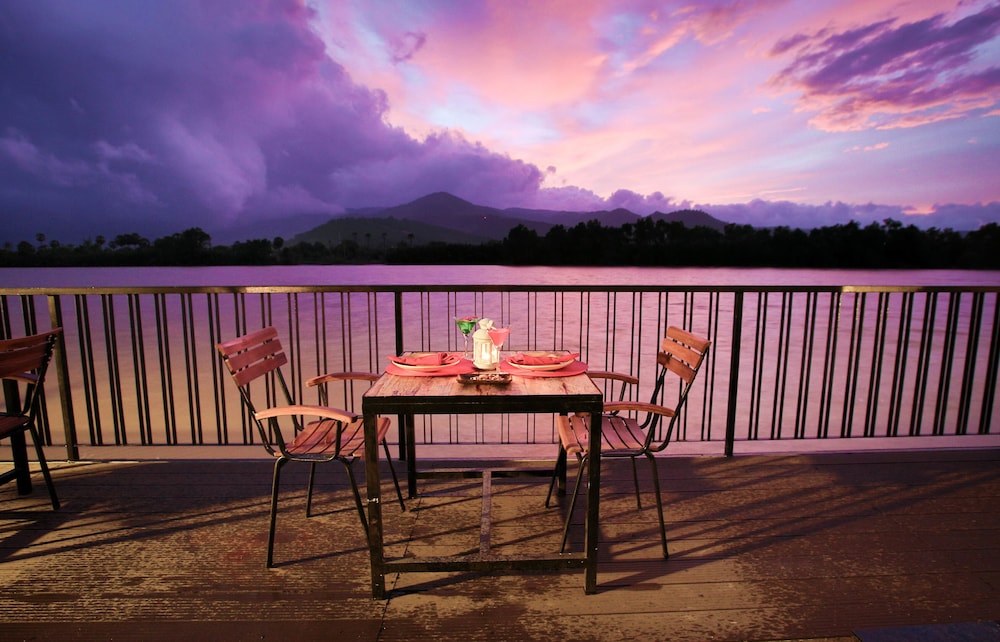 kampot river residence