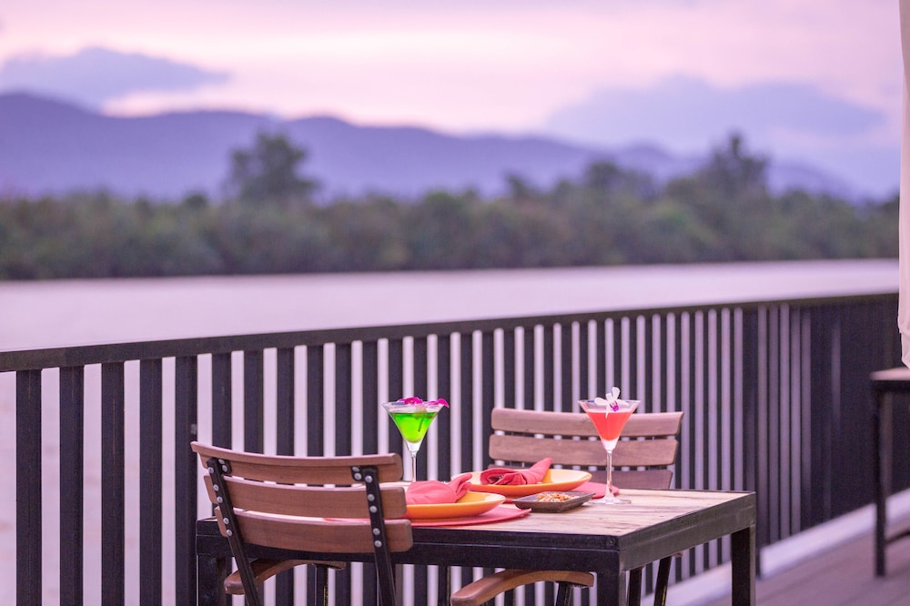 kampot river residence