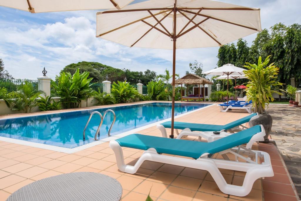 riviera hotel and resort kep