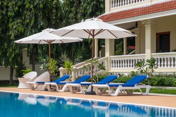 riviera hotel and resort kep