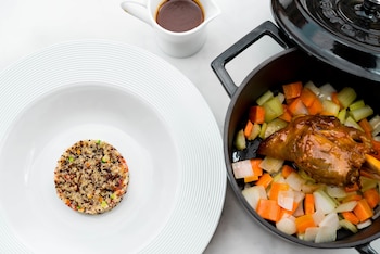 Memoire Palace Resort & Spa,Psa Krom Market>>Siem Reap,5 star