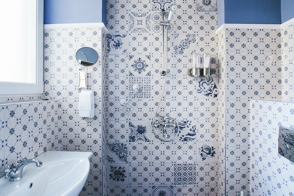 5 vintage guest house