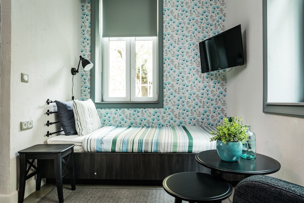 5 vintage guest house