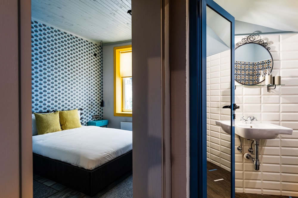 5 vintage guest house