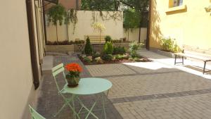 5 vintage guest house