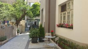 5 vintage guest house