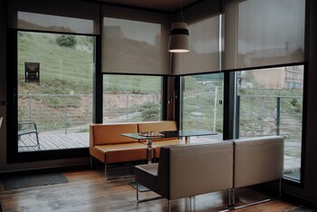 quadrum ski and yoga resort