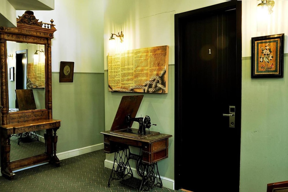 boutique hotel tekla palace