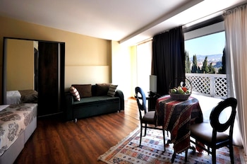 boutique hotel tekla palace