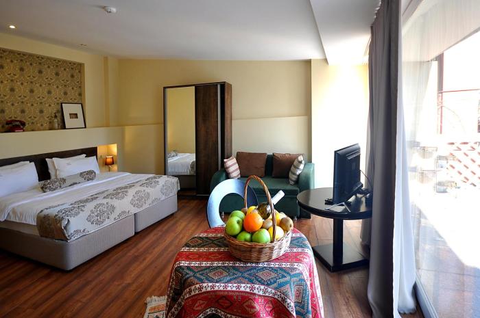 boutique hotel tekla palace