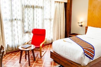 Tara Phendeyling Hotel,Thimphu>>Paro,3 star