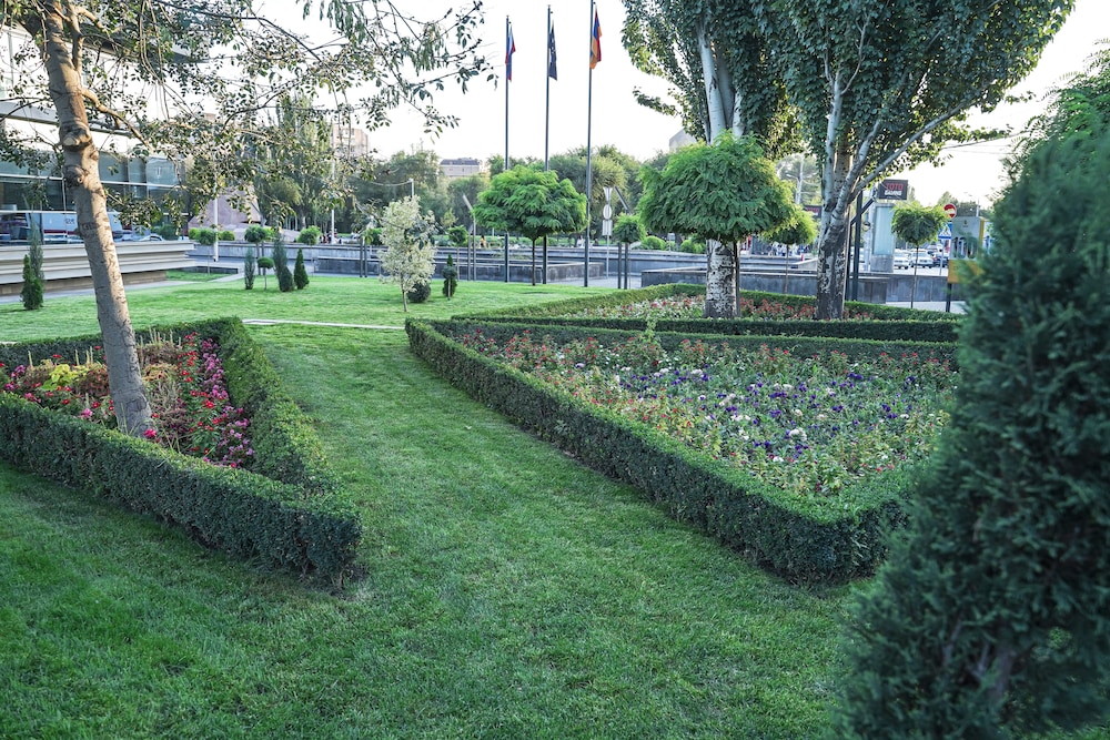 messier 53 hotel yerevan