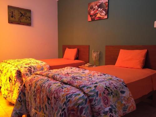 Hostal Rodinn,,2 star