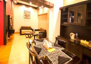 rafflesia serviced apartments