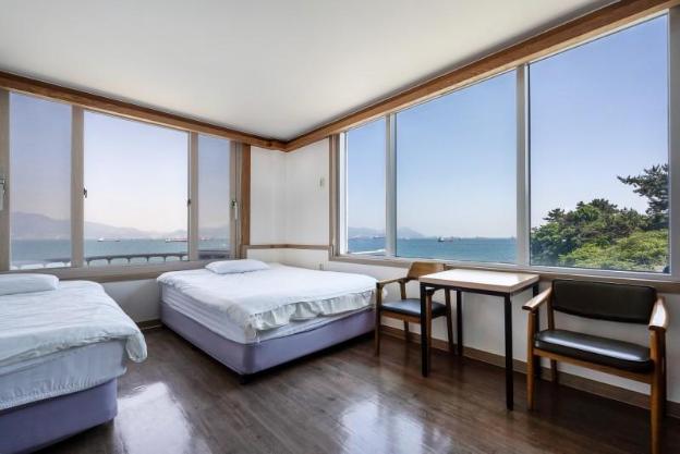 yeosu carp island pension