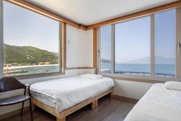 yeosu carp island pension
