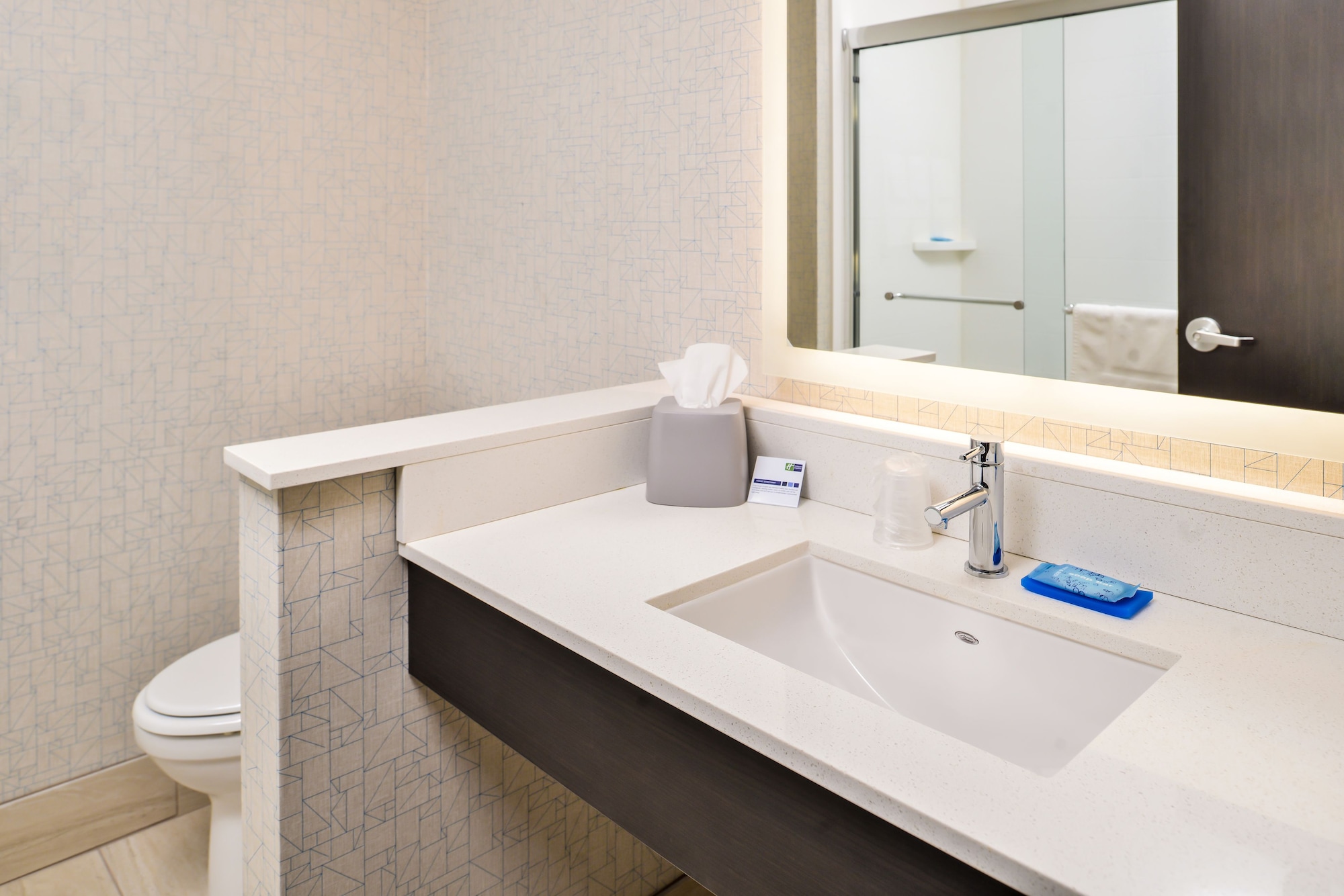 holiday inn exp and sts kansas city lees summit