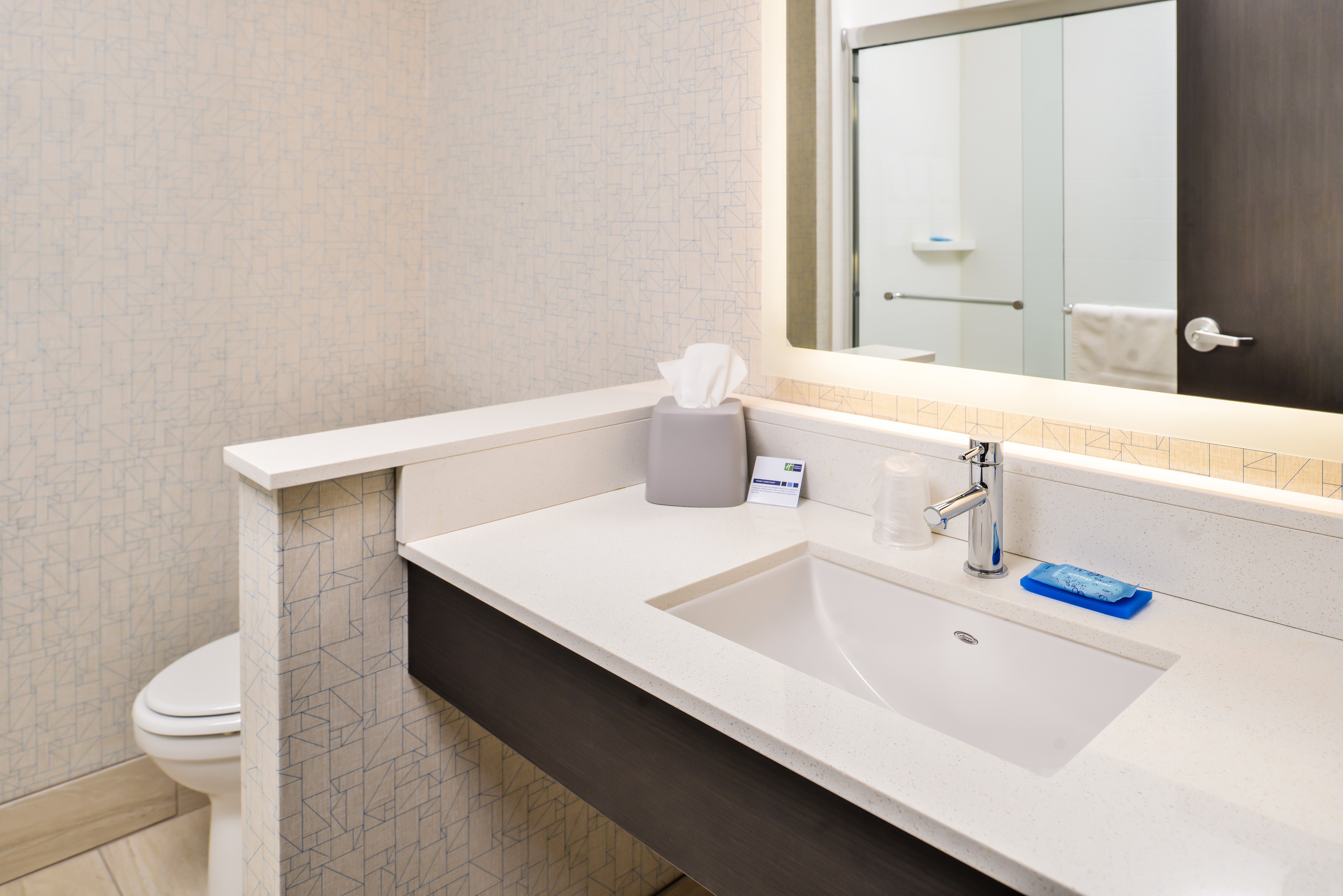 holiday inn exp and sts kansas city lees summit