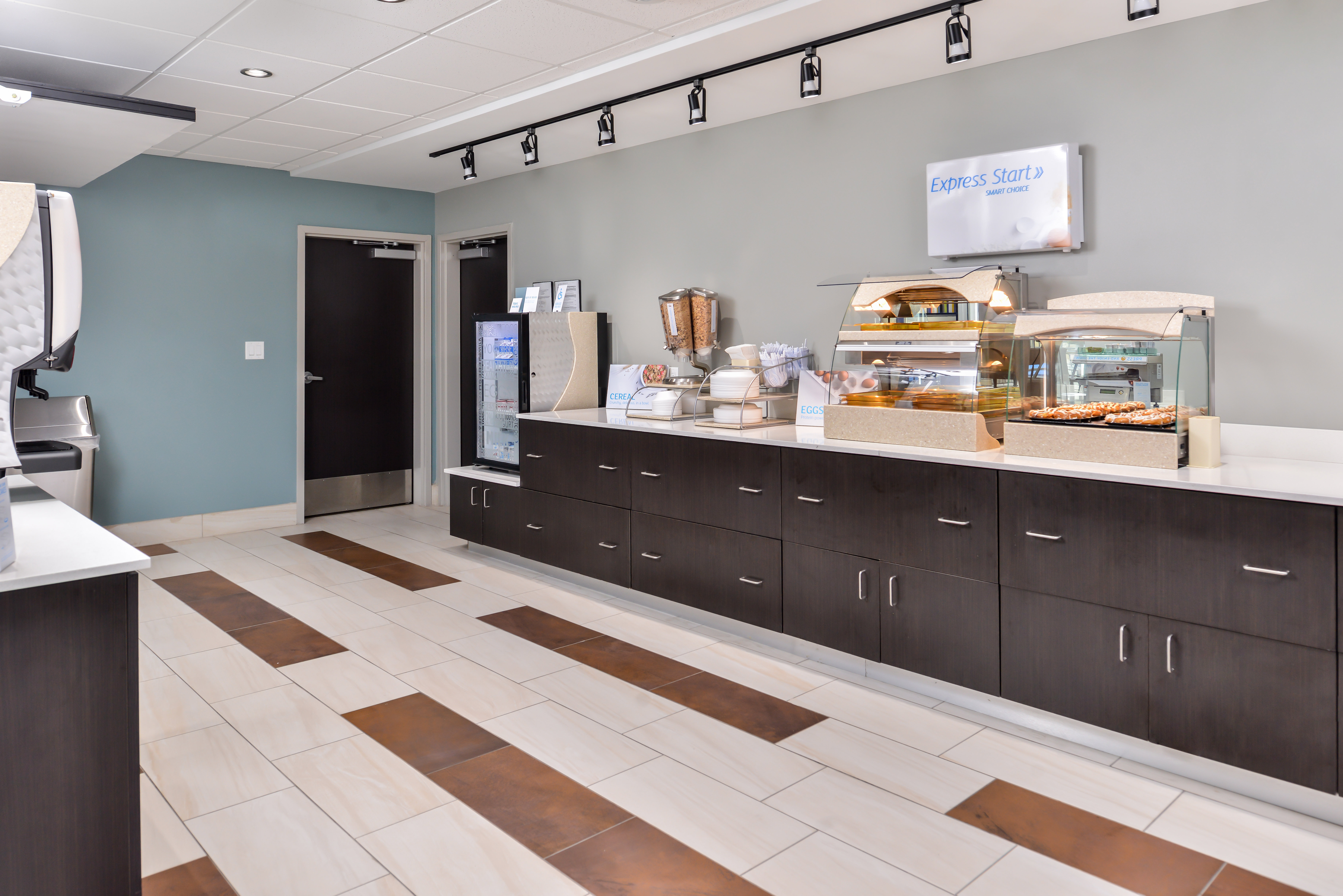 holiday inn exp and sts kansas city lees summit