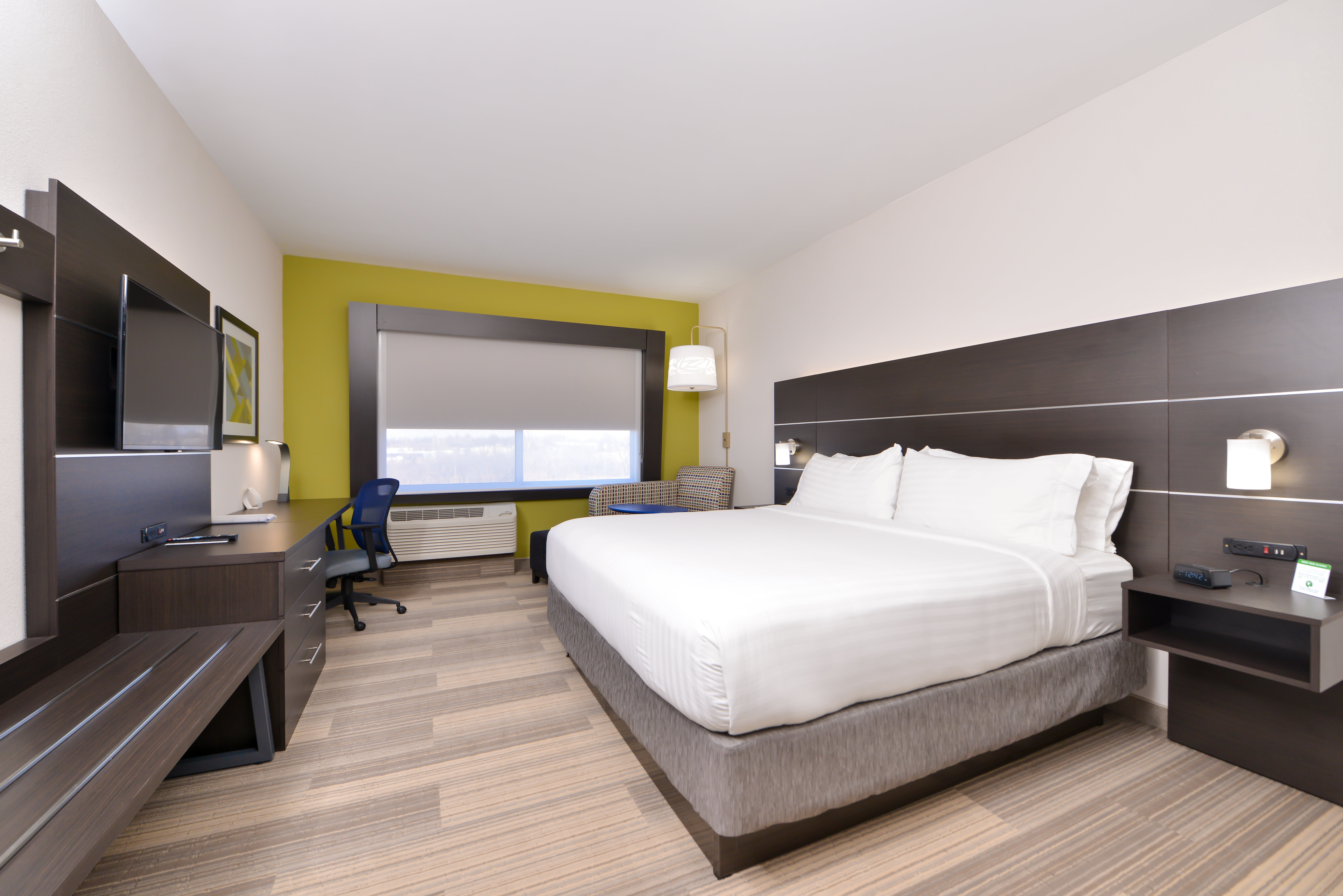 holiday inn exp and sts kansas city lees summit