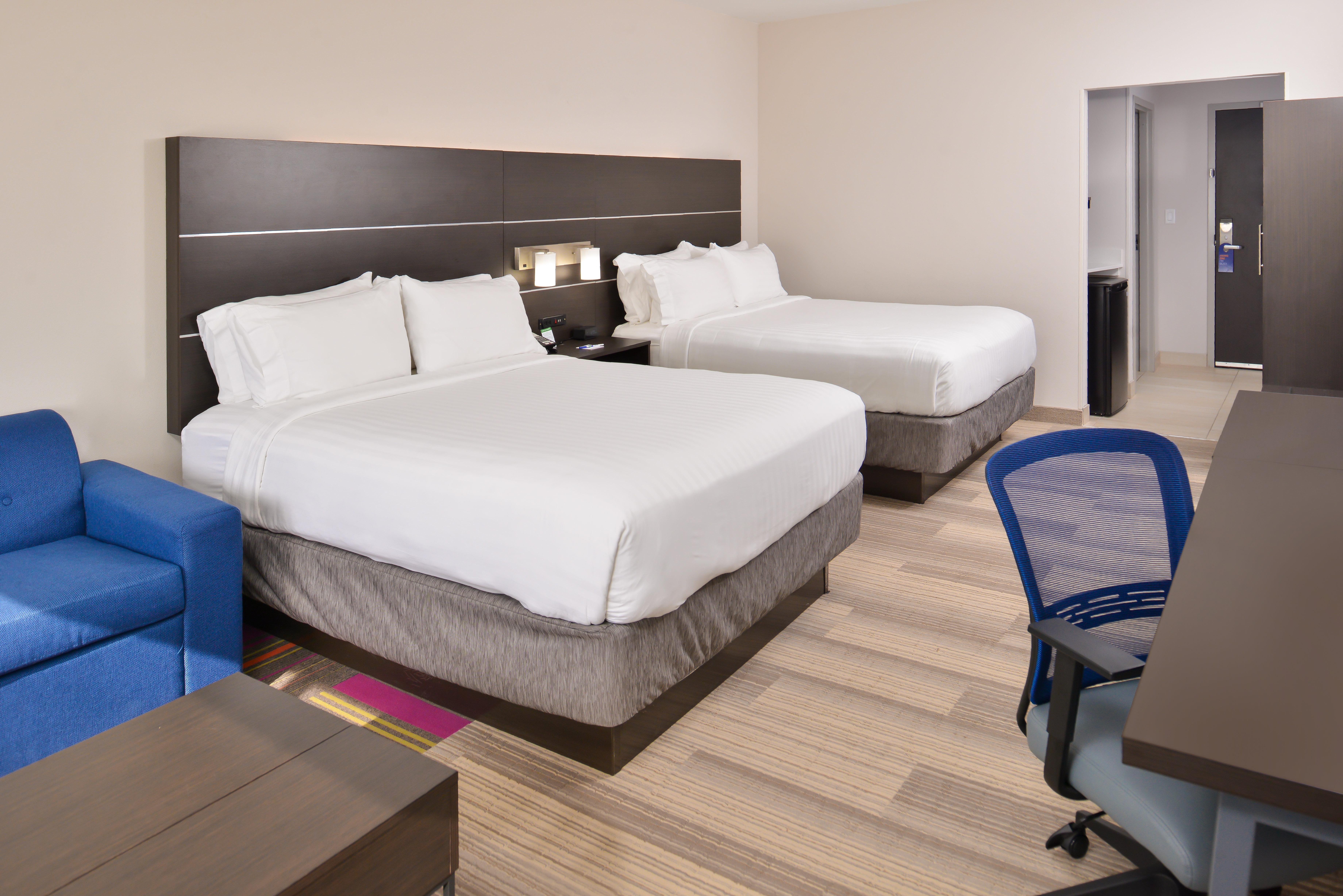 holiday inn exp and sts kansas city lees summit