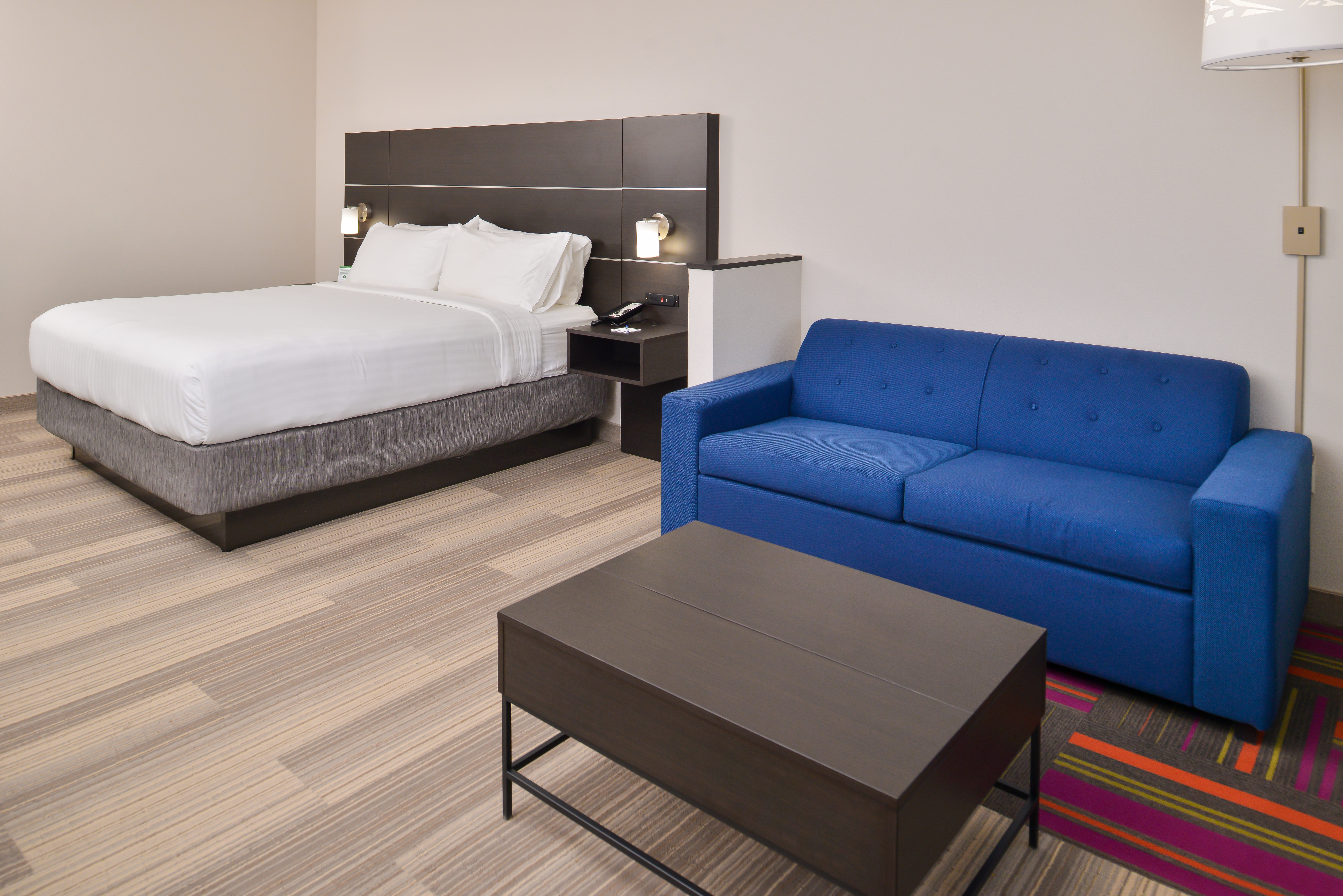 holiday inn exp and sts kansas city lees summit