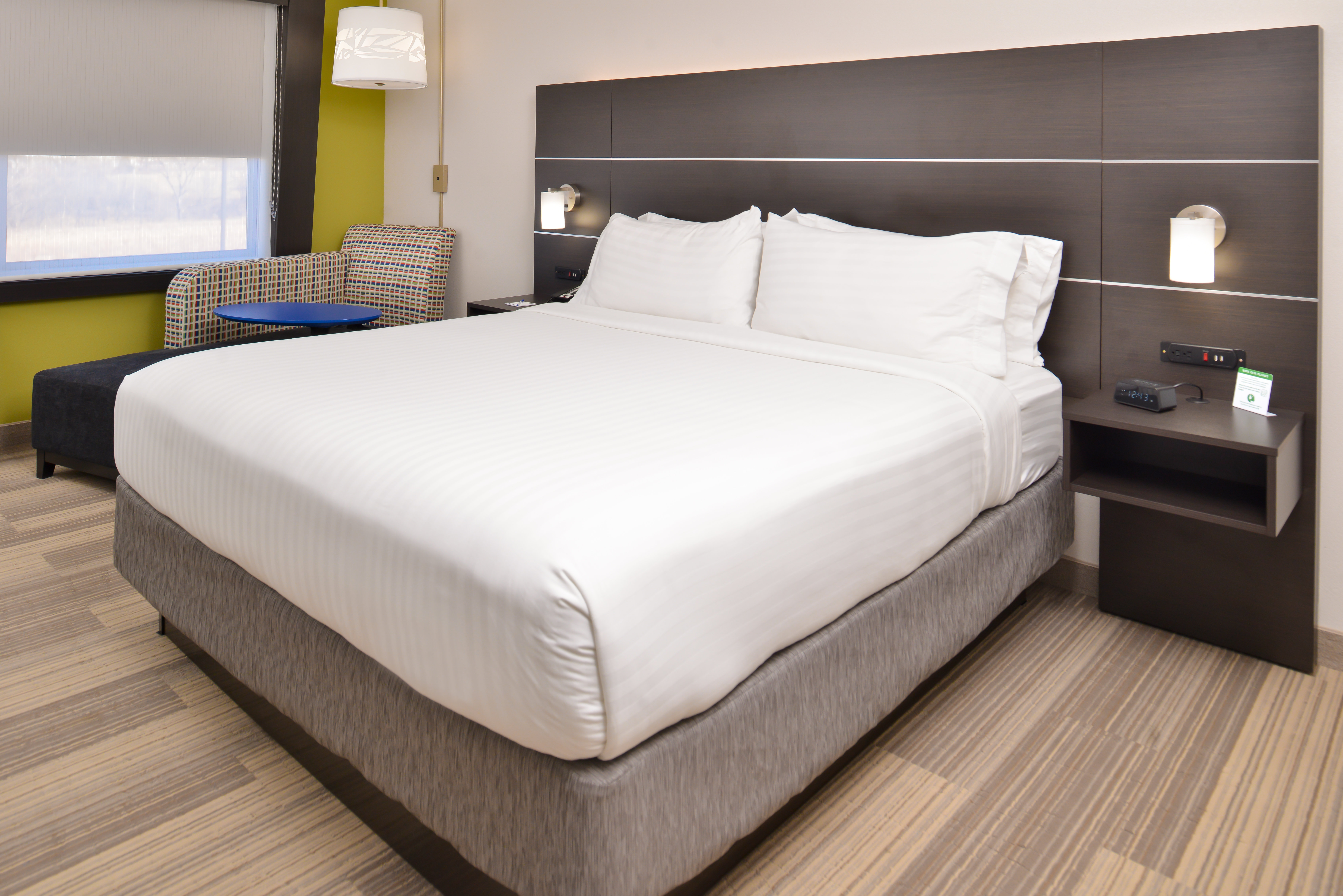 holiday inn exp and sts kansas city lees summit