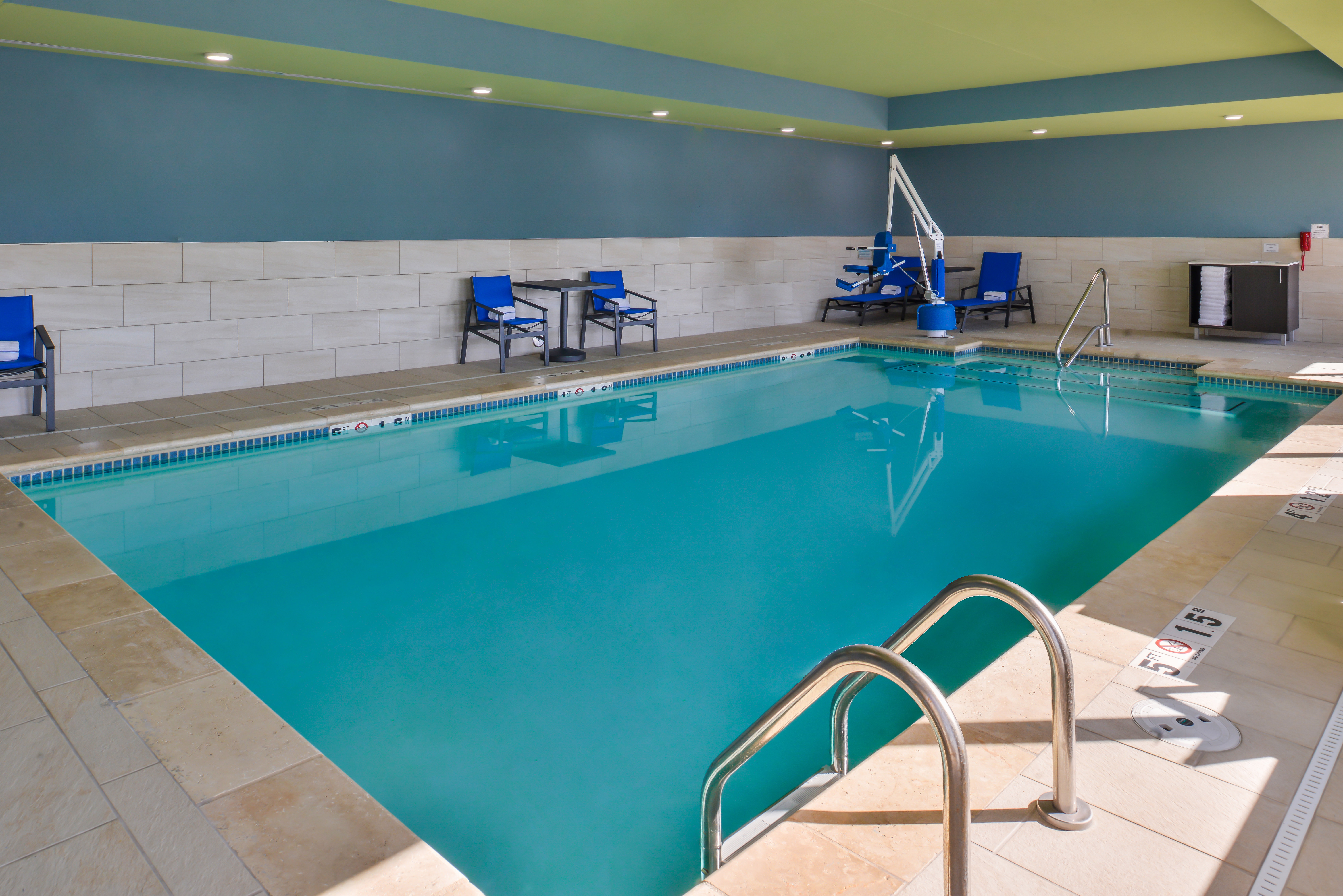 holiday inn exp and sts kansas city lees summit