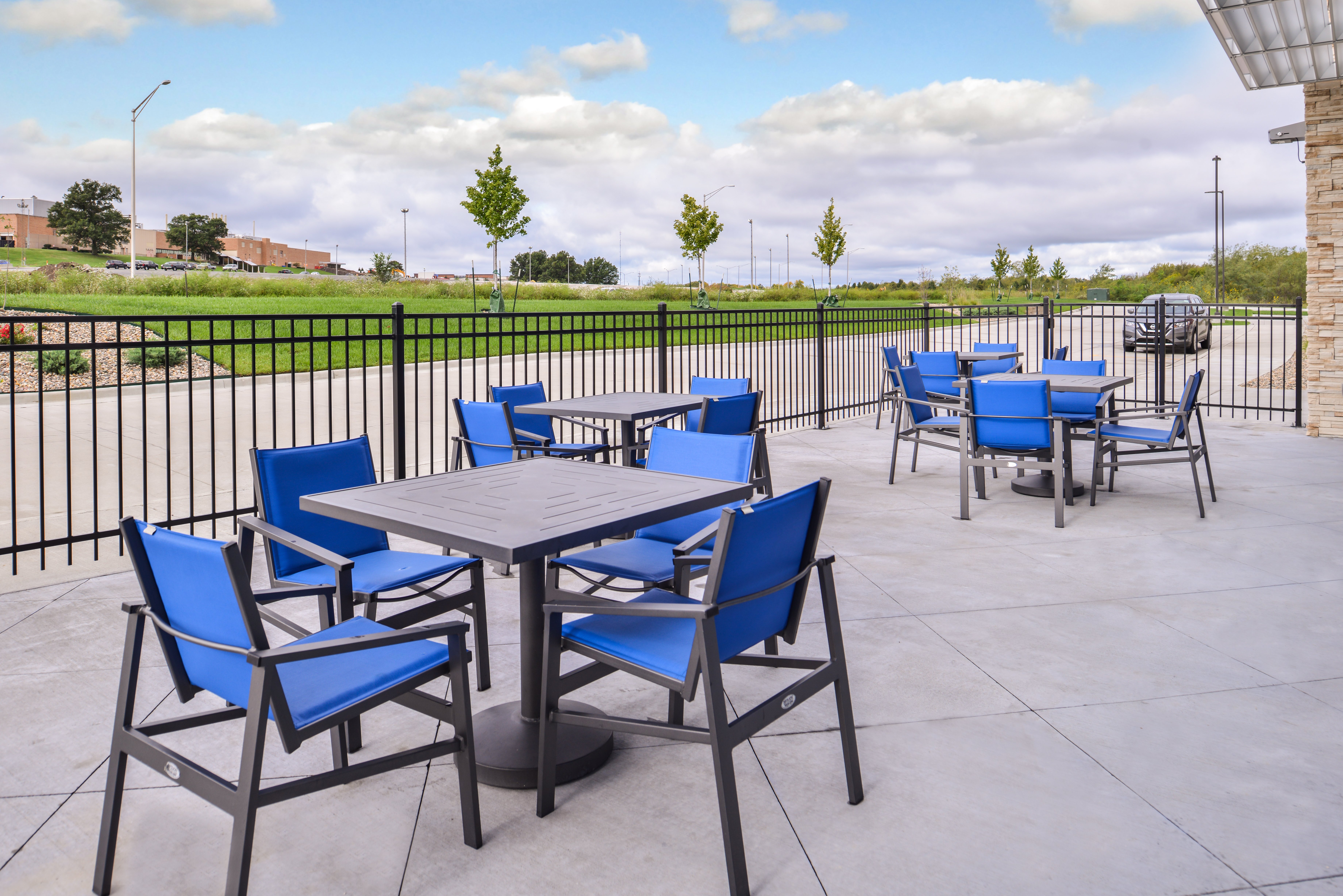 holiday inn exp and sts kansas city lees summit