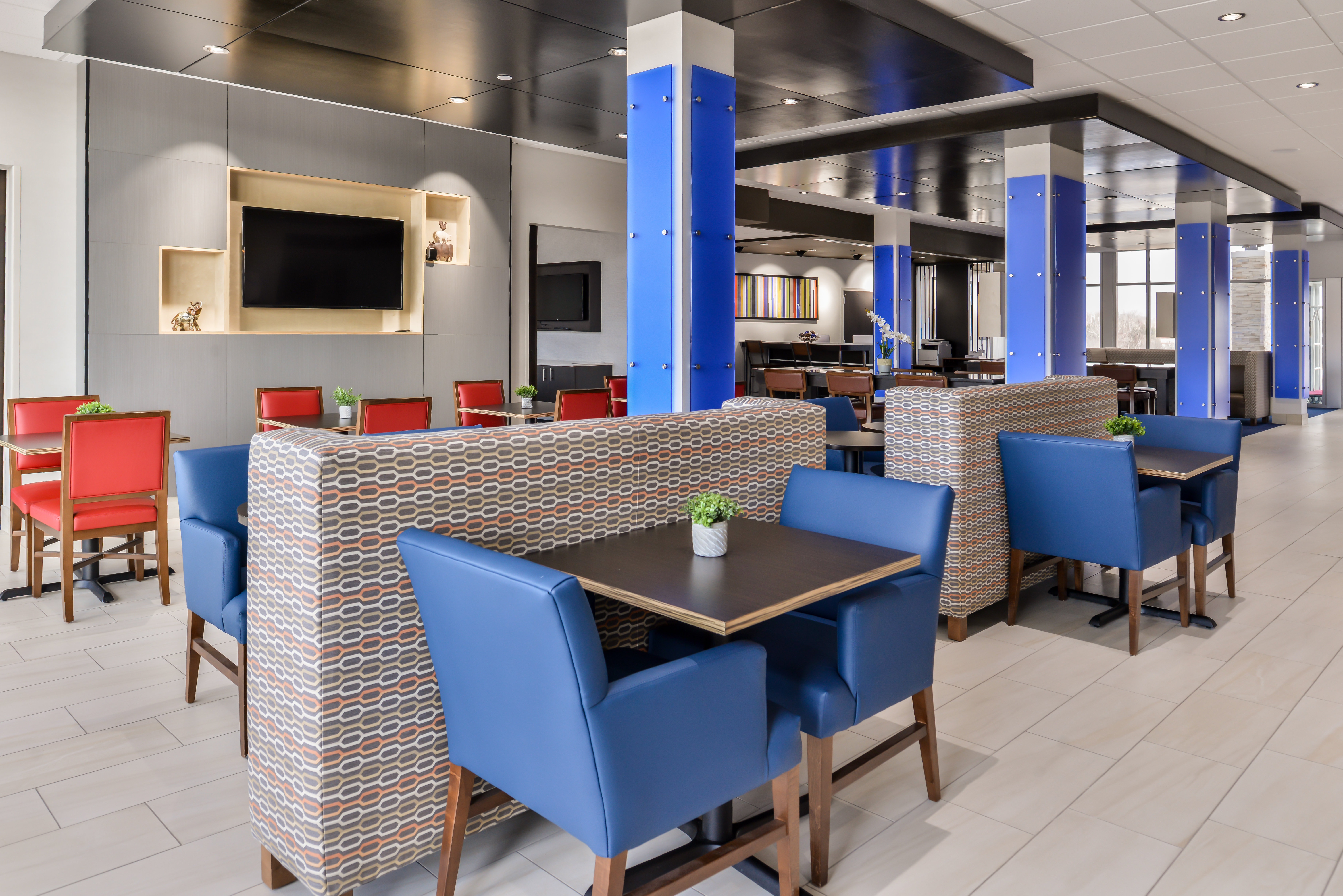holiday inn exp and sts kansas city lees summit