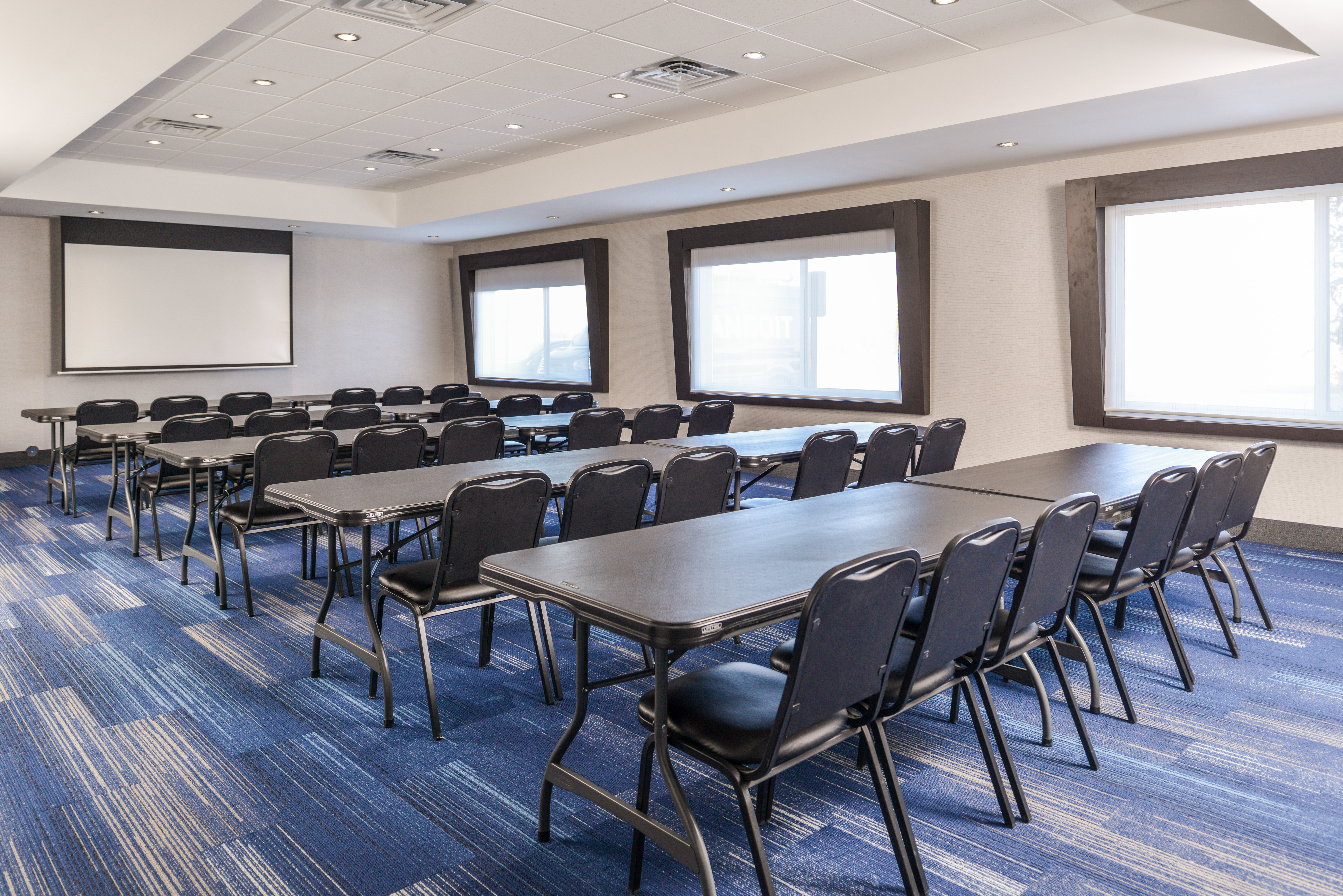 holiday inn exp and sts kansas city lees summit