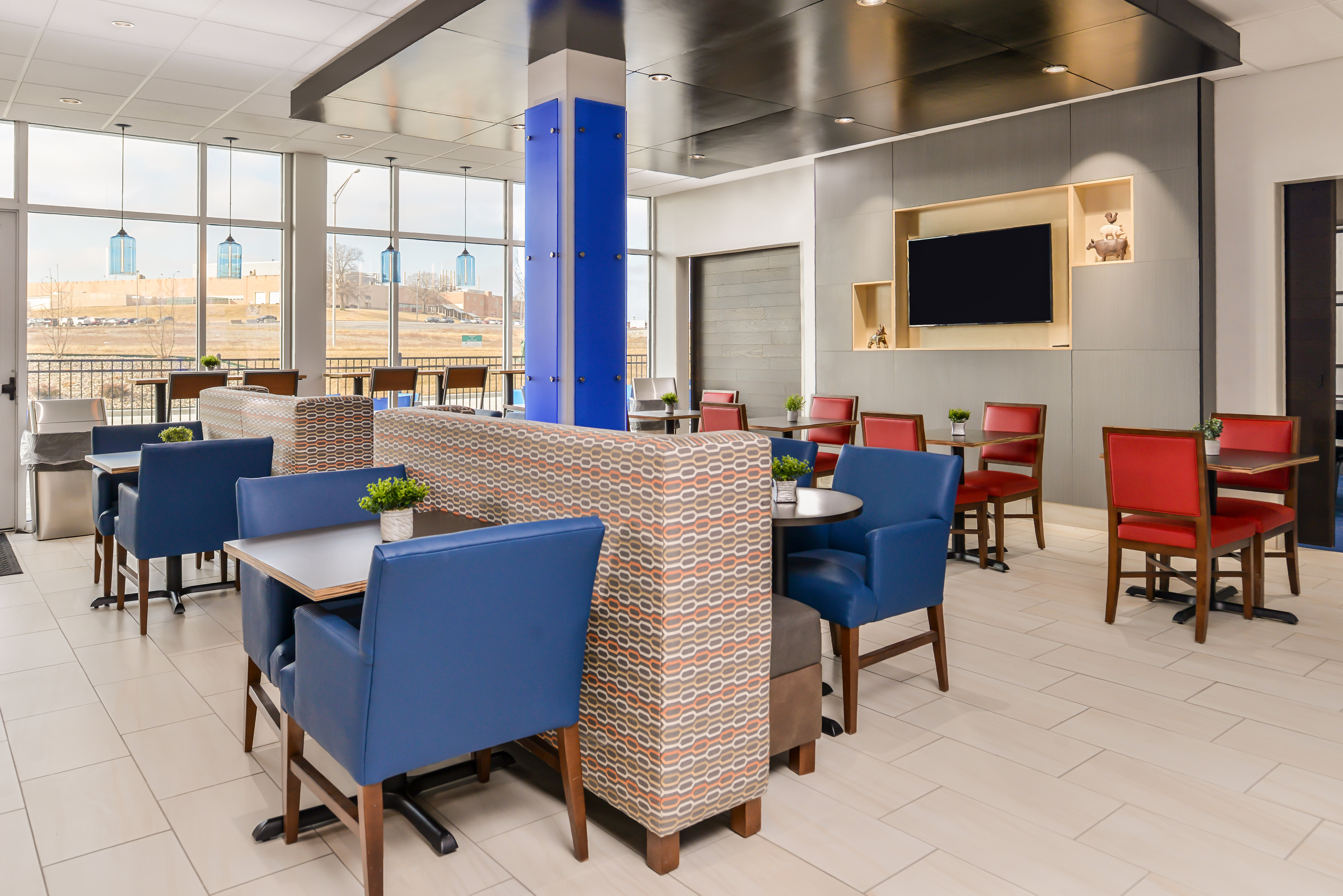 holiday inn exp and sts kansas city lees summit