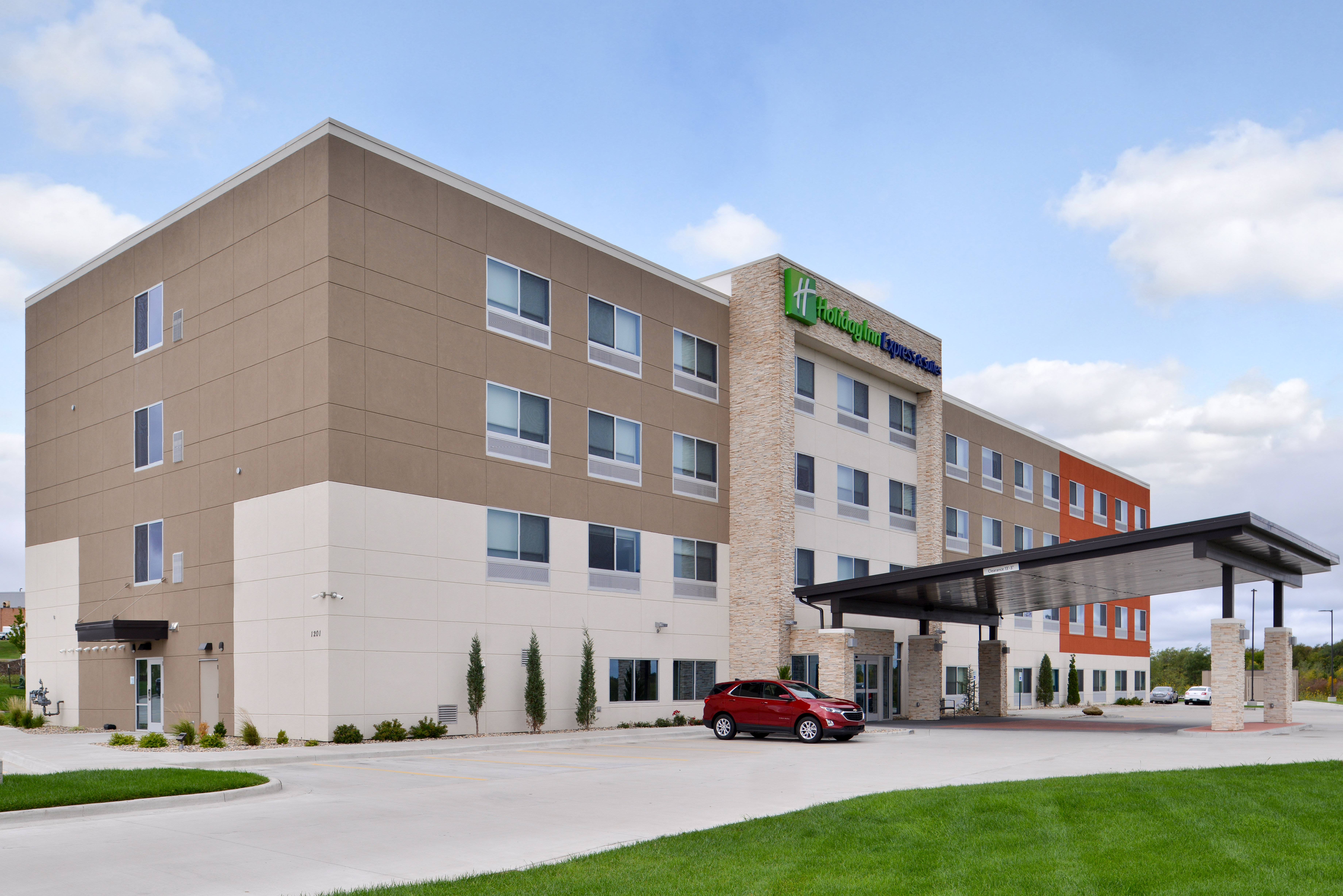 holiday inn exp and sts kansas city lees summit